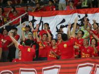 开云体育直播-国内足球队取得历史性胜利，赛场氛围热烈