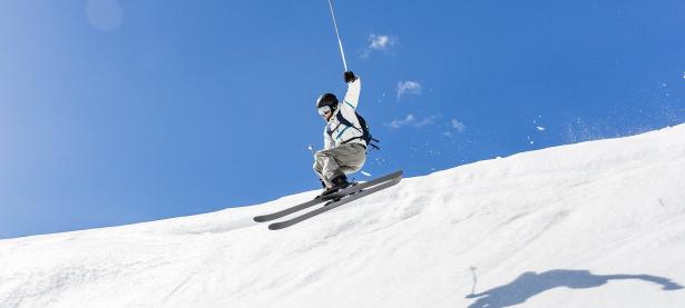 开云体育在线-冷门与热浪，马来西亚队碾压韩国队，安赛龙状态火热预示羽坛新格局