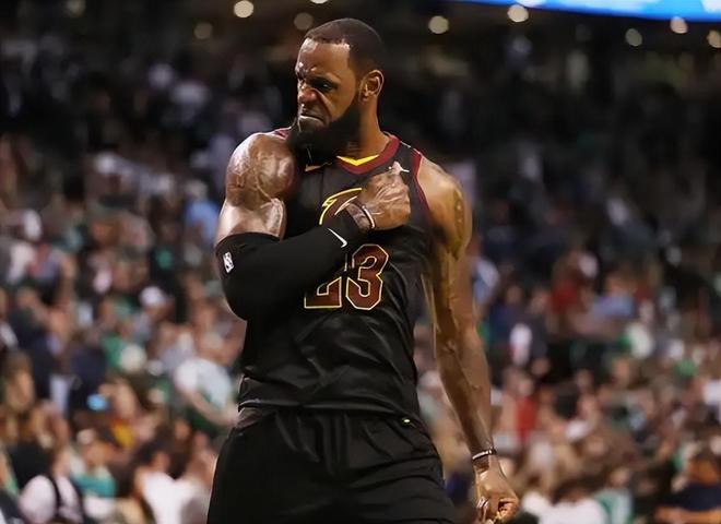 篮球明星带伤上阵，率领球队逆转取胜的简单介绍