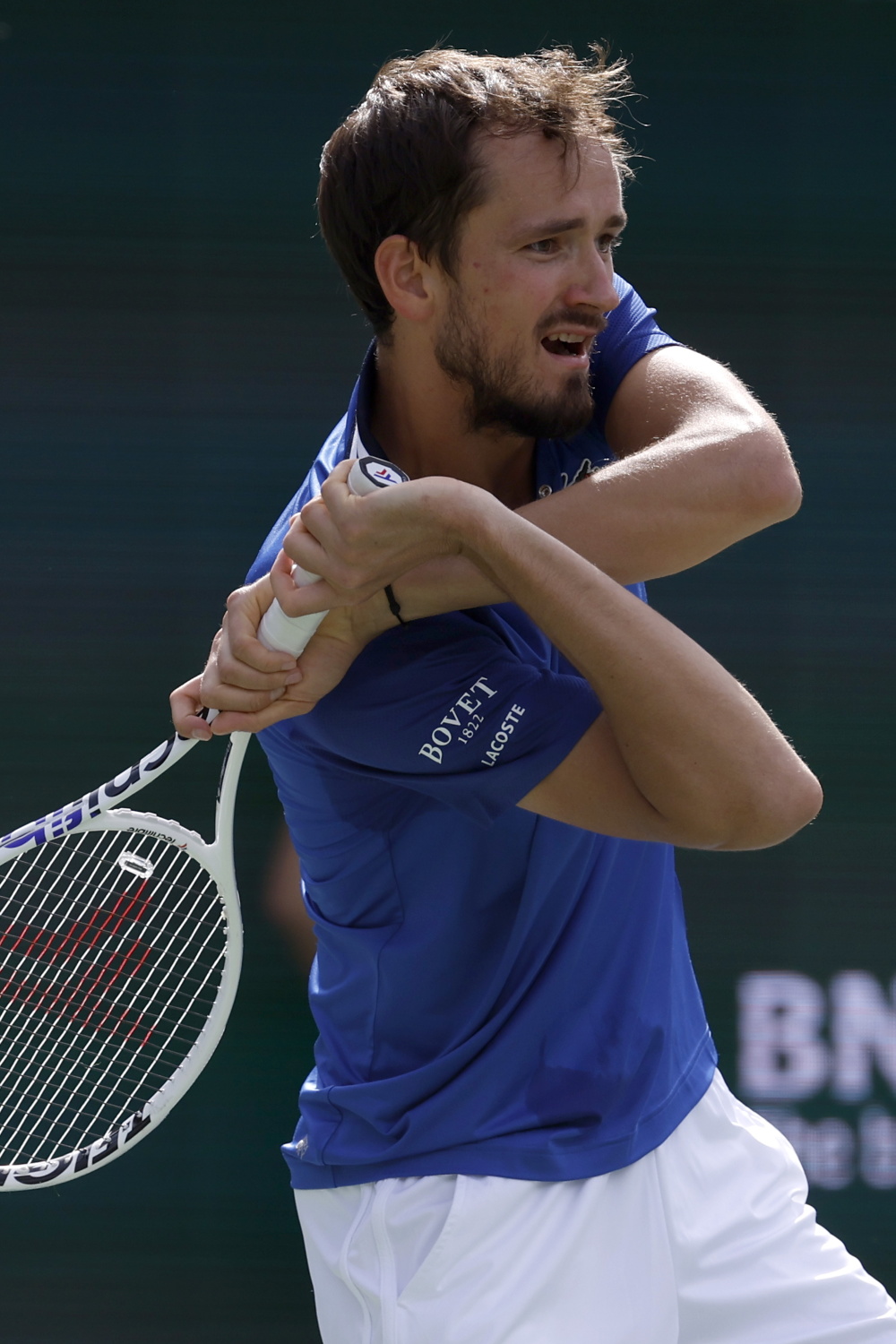 包含西班牙网球队完胜英国网球队，梅德韦杰夫绝境逆转的词条