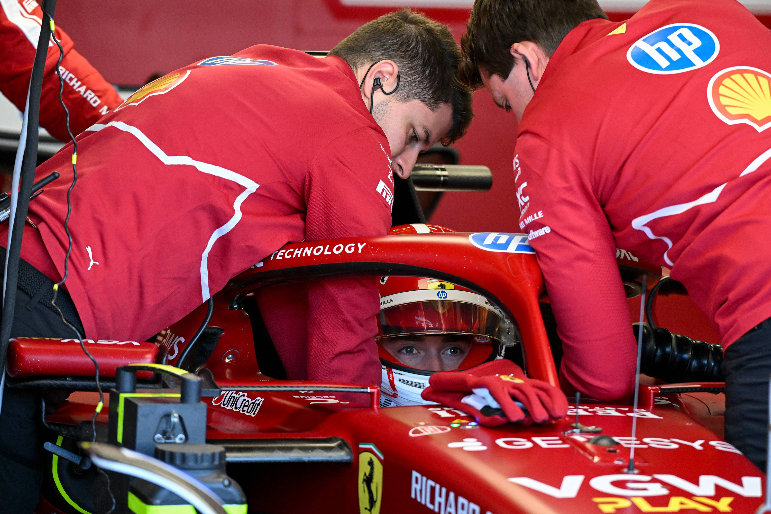 关于红牛二队碾压梅赛德斯，拉塞尔高光表现的信息