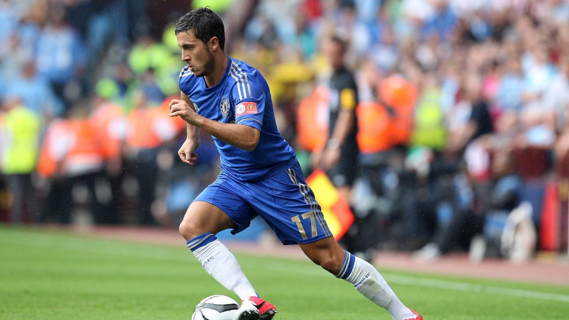 凯恩点射主宰比赛走向，莱比锡红牛式冲击冲垮巴西防线